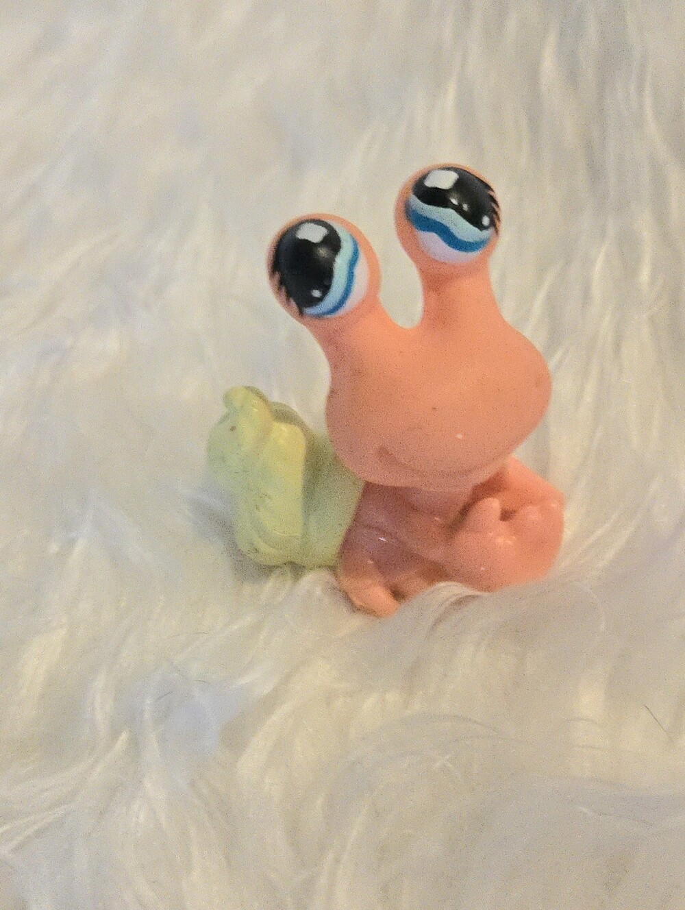 Littlest Pet Shop #929 Coral Pink Snail Hermit Crab Figure w/ Pale Yellow Shell